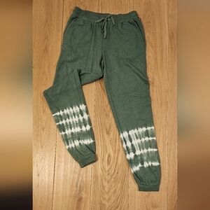 Brand New Vince Camuto Olive/Sage Green Joggers – Size M